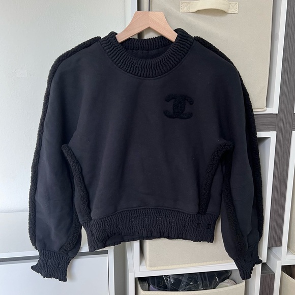 CHANEL 24K CC Sweatshirt in Black NWT Authentic - Picture 2 of 10